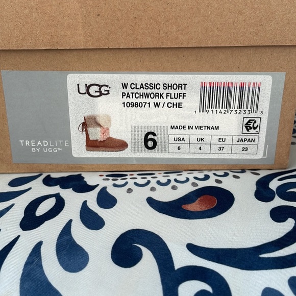 NWT UGG Classic Short Patchwork Size 6 - Picture 11 of 11